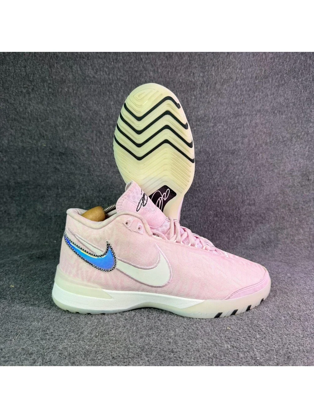 Nike LeBron Shoes Mens Size 10 Pink Genius Basketball Sneakers HF0712-602